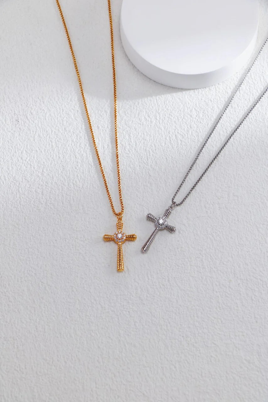 Elegant Fashion Cross Pendant Necklace with Sparkling Zircon Accents