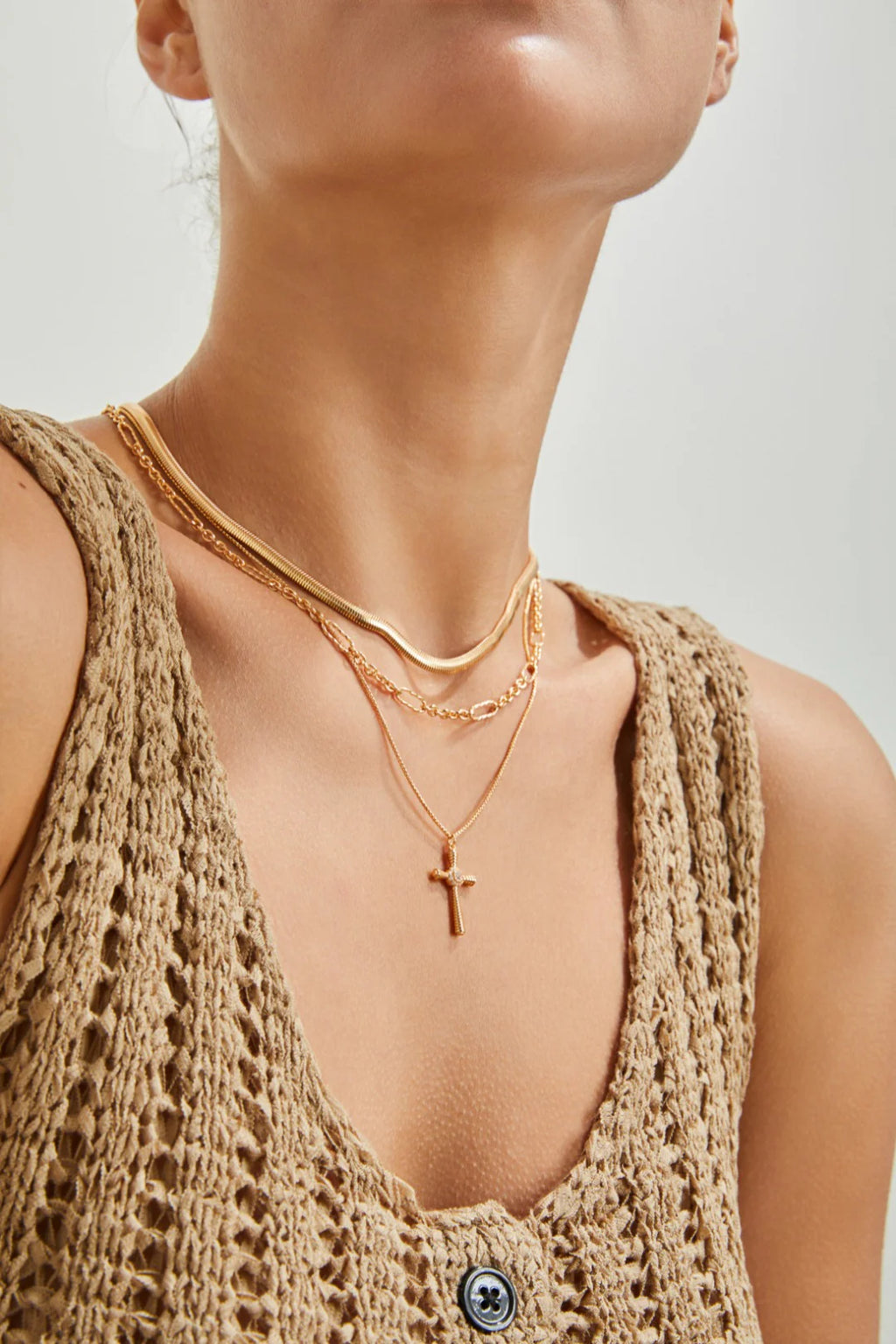 Elegant Fashion Cross Pendant Necklace with Sparkling Zircon Accents