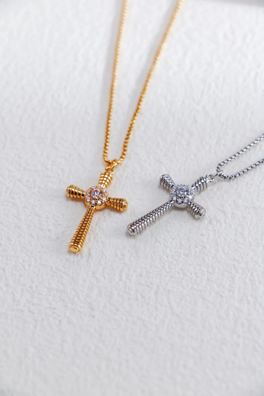Elegant Fashion Cross Pendant Necklace with Sparkling Zircon Accents