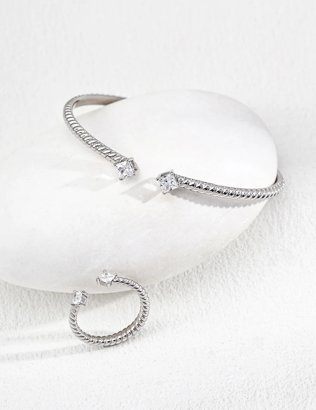 Chic Minimalist Adjustable Zirconia Ring - Elegant Sterling Silver & Gold Vermeil Design